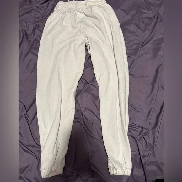 sweatpants - Picture 2 of 3